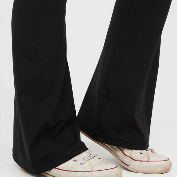 OFFLINE by Aerie Crossover Flare Leggings-32" Inseam - Picture 2 of 4